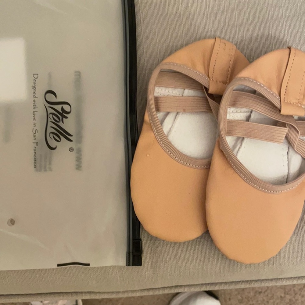 Little Girls Ballet Slippers NEW